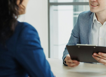 как должнику сделать запрет на взыскание долга третьими лицами - фото - 1